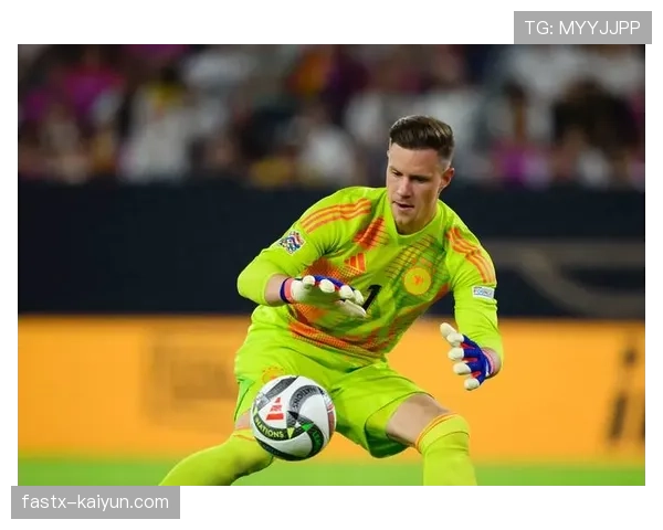 赫罗纳门将特尔施特根腿筋受伤,预计将缺席两个月左右 赫罗纳门将特尔施特根腿筋受伤,预计将缺席两个月左右